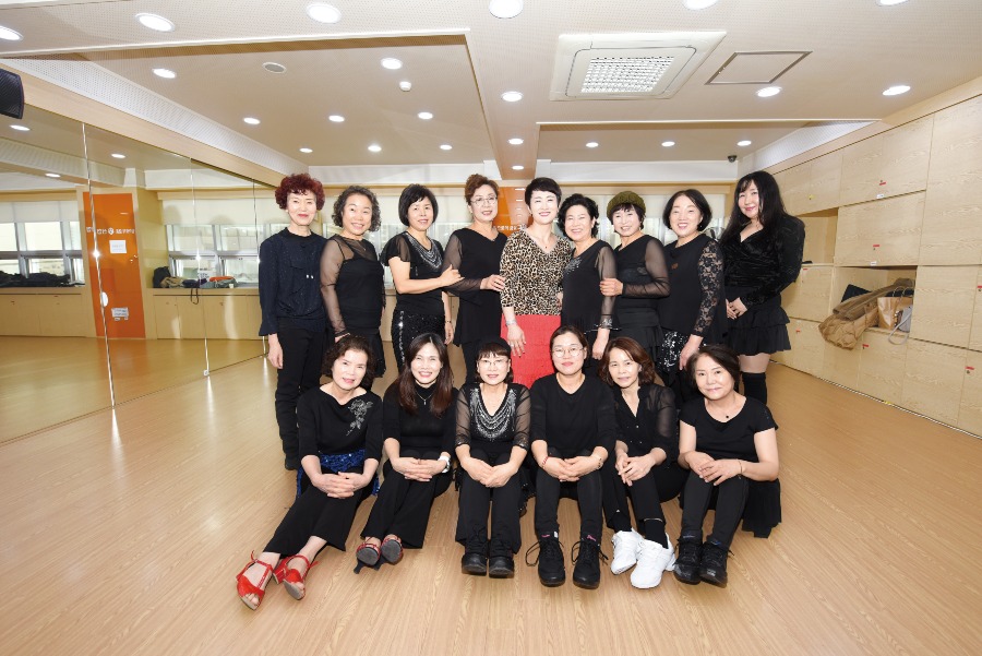 05_금빛라인댄스.jpg