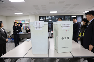 제40차 정기총회 및 임원선거(제13대 이사장 송재규 당선,
                                    상임이사 이한일·상임감사 강성무 선출)